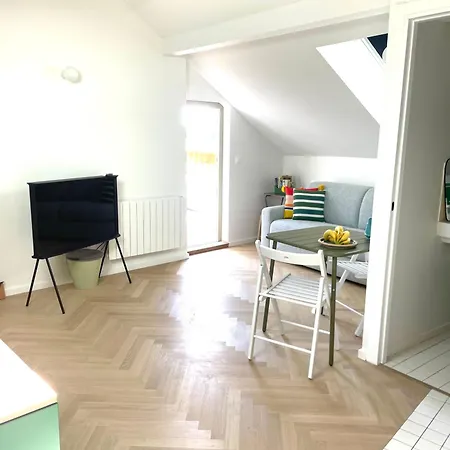 A 2 Pas Du Apartment *