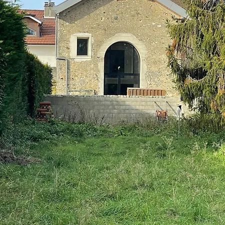 A 2 Pas Du
